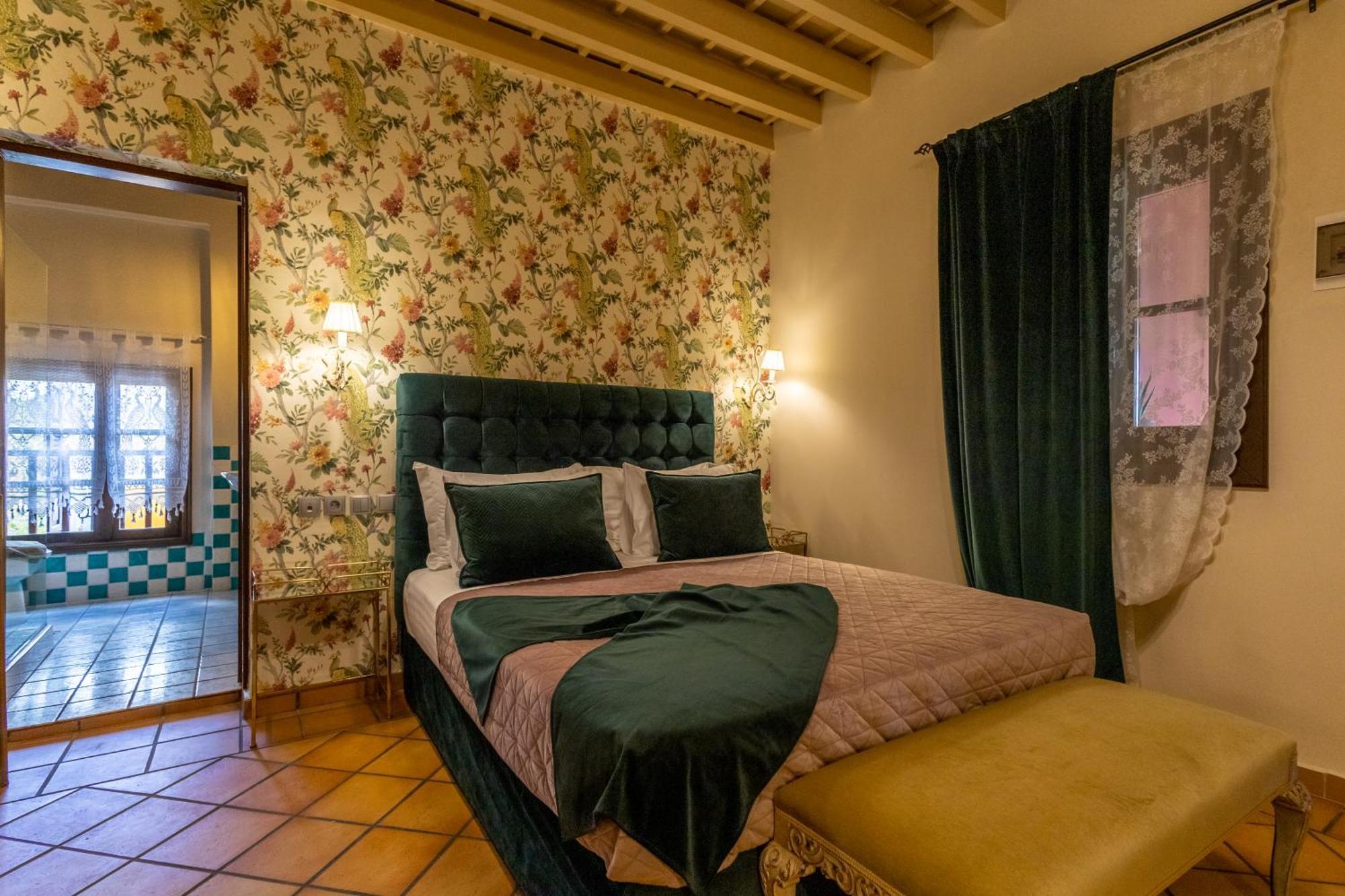 April Luxury Suites (Adults Only) Rhodes City Room photo